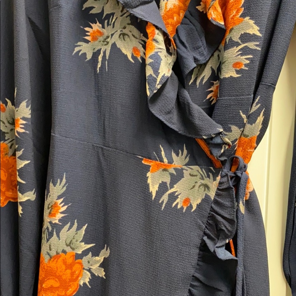 Vici wrap dress - Picture 3 of 6